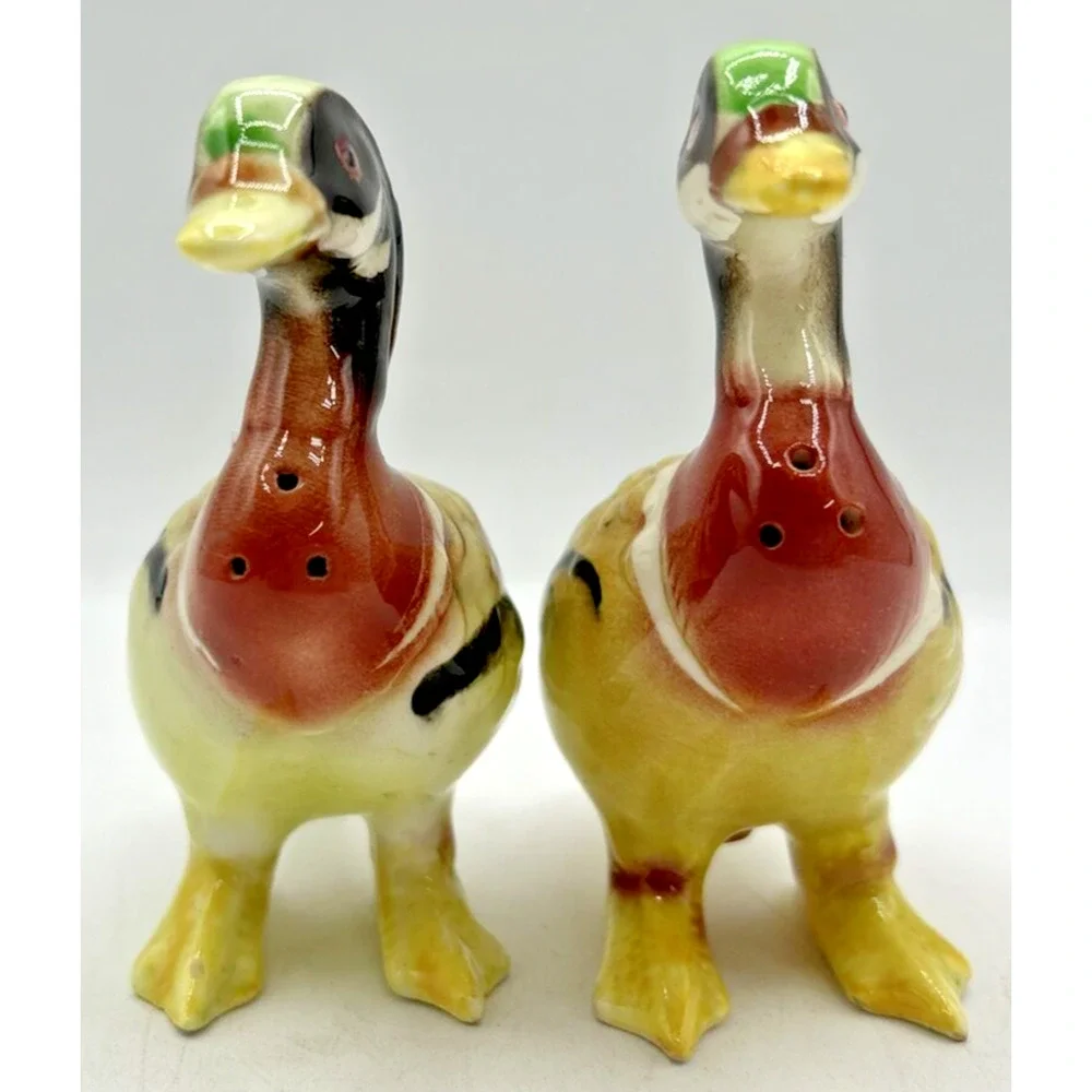 Unbranded vintage set